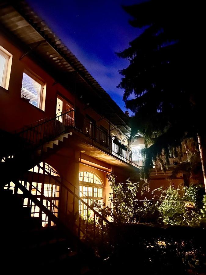 Green Apartman Eger Luaran gambar